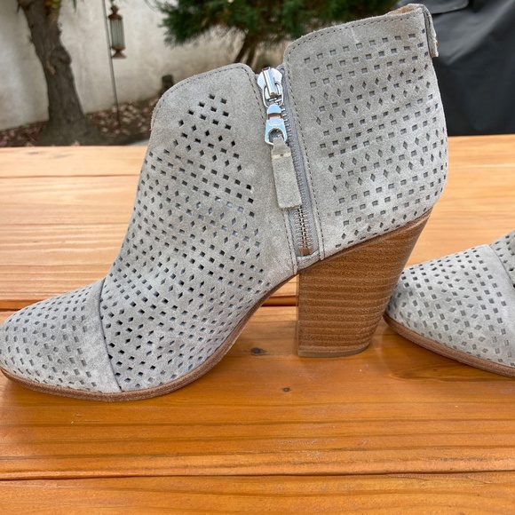 Rag and Bone Margot Suede Gray  Heeled Booties Size 38.5 Perforated Design - Picture 4 of 12
